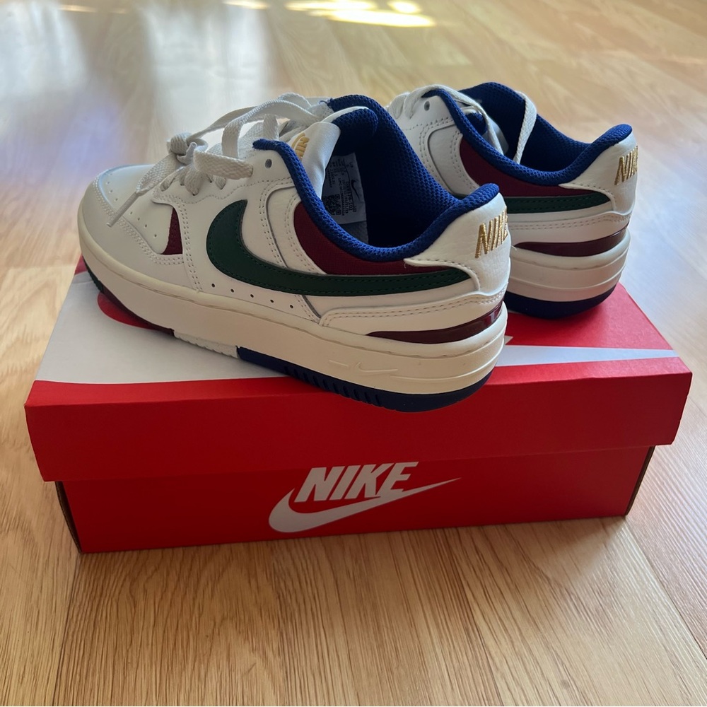NWOT Nike Gamma Force